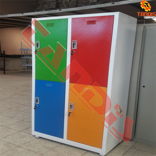 کمد رختکن چهار درب فلزی دارای رنگ بندی