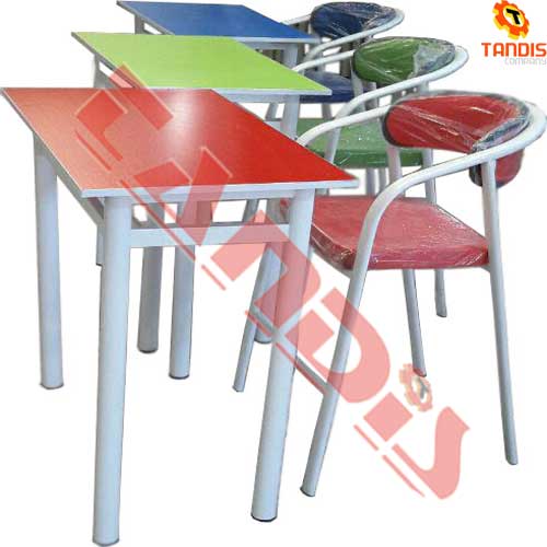 میز و صندلی استاد